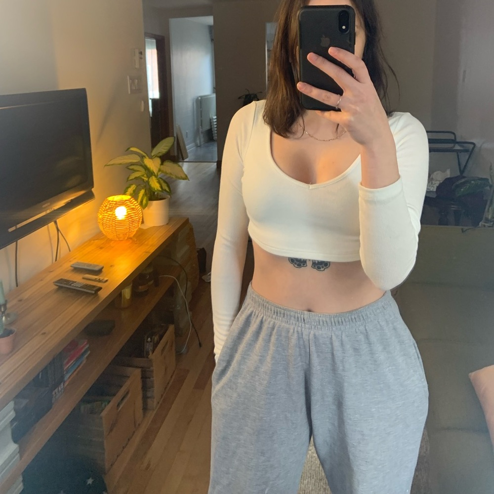 Long-sleeve tops